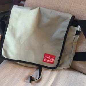 Manhattan Portage Messenger Bag in Grey